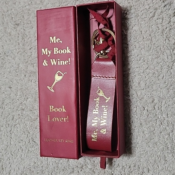 Wine Lover's Burgundy Leather Key Ring - Picture 2 of 3